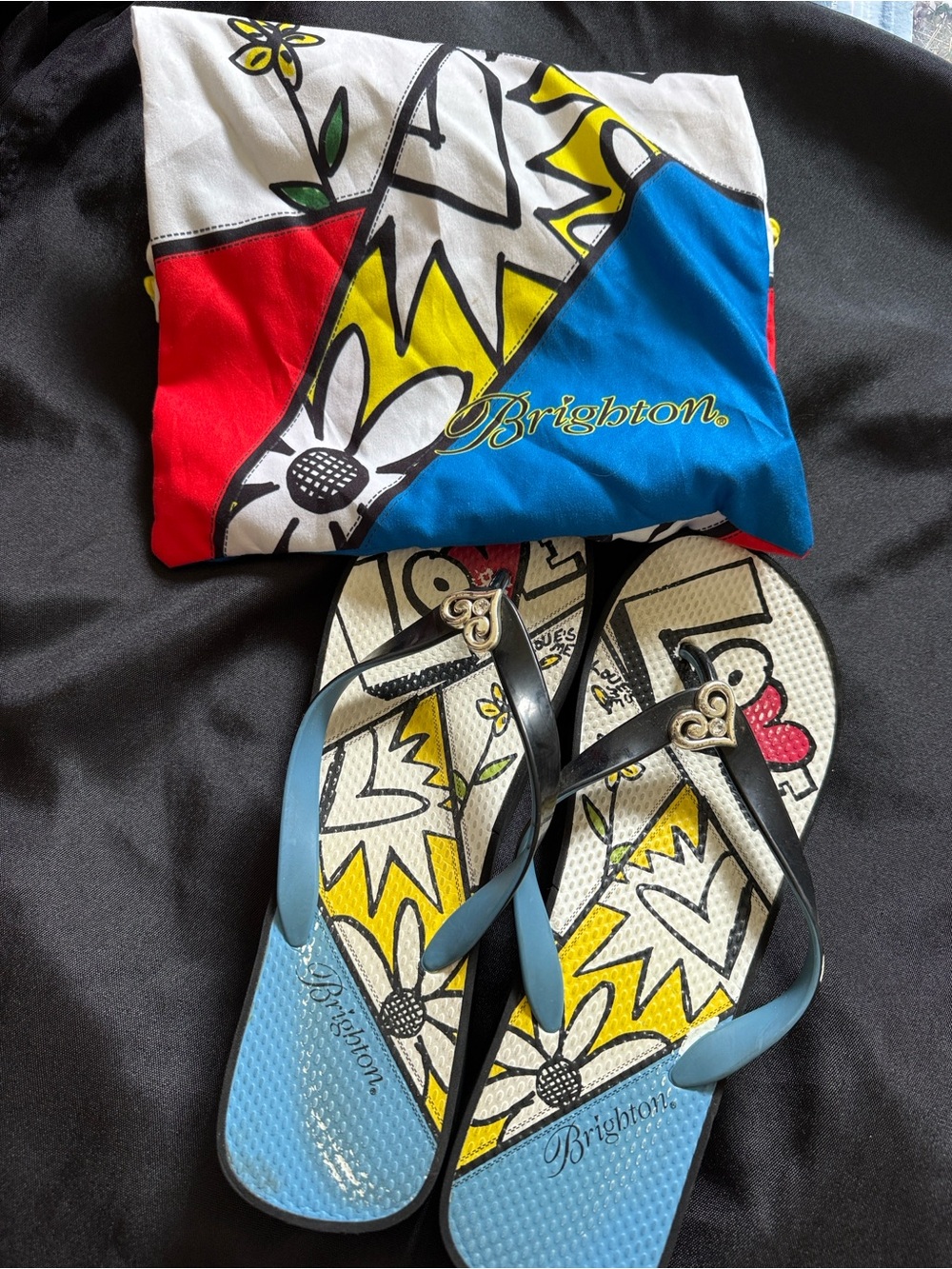 Brighton Ladies Blue & Black Floral Flip Flops with Matching Duster bag